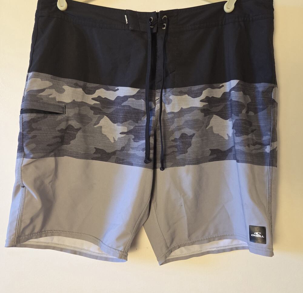 O'Neill Mens Hyperfreak Heat Block 19 Board Shorts Size 36 Black Camo
